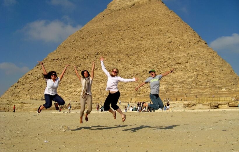 Day Tour to Giza Pyramids & Sakkara -