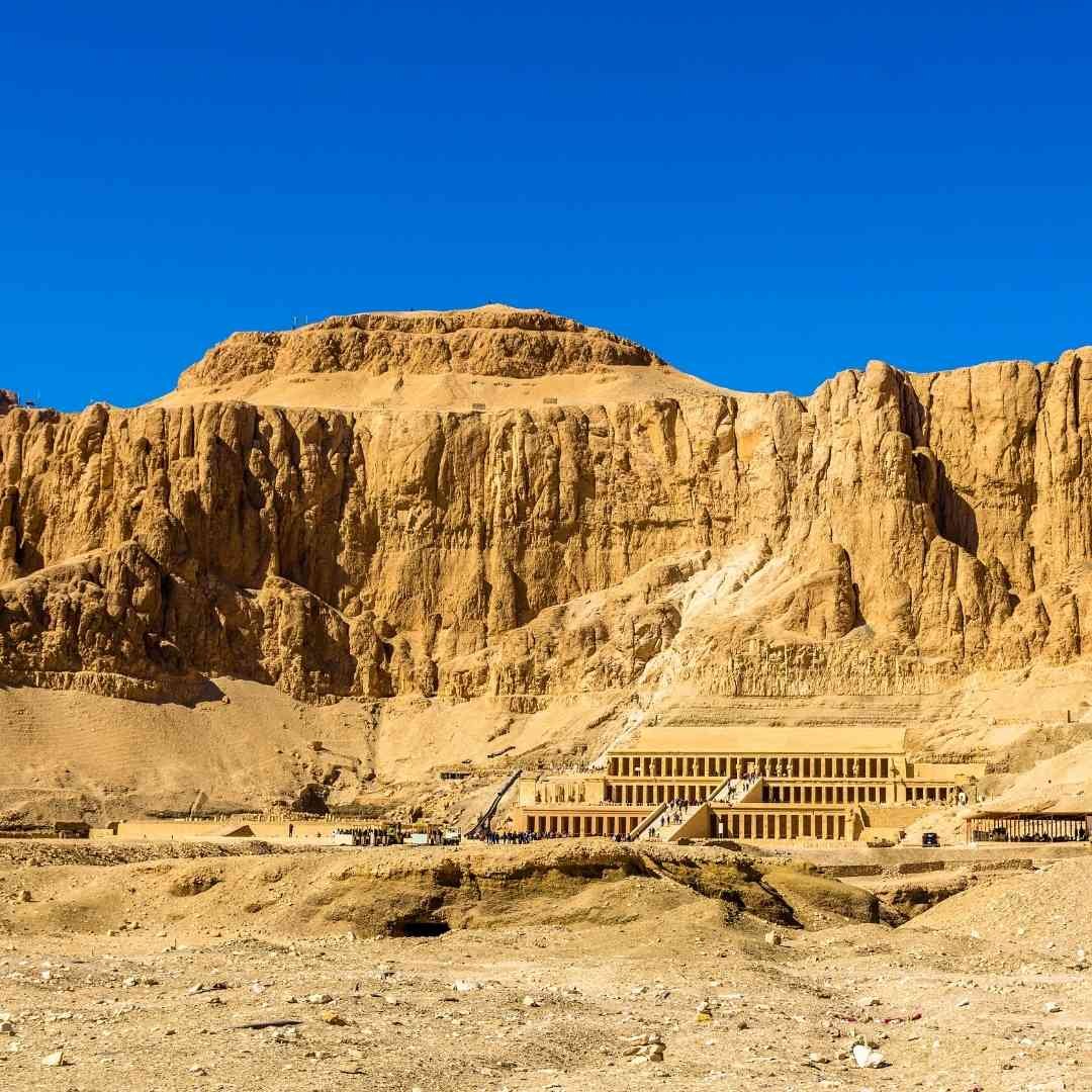 templo de la reina Hatshepsut durante un  
  Crucero por el Nilo